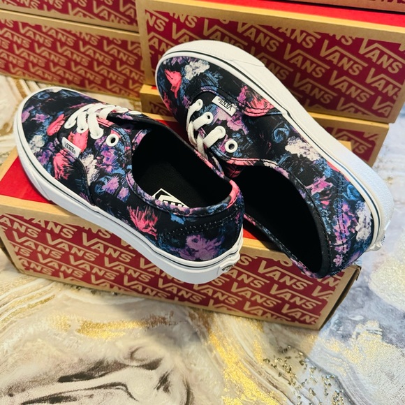 Vans New W / Box Vans Authentic Warped Floral Low Top Lace Up Shoes - Picture 2 of 11